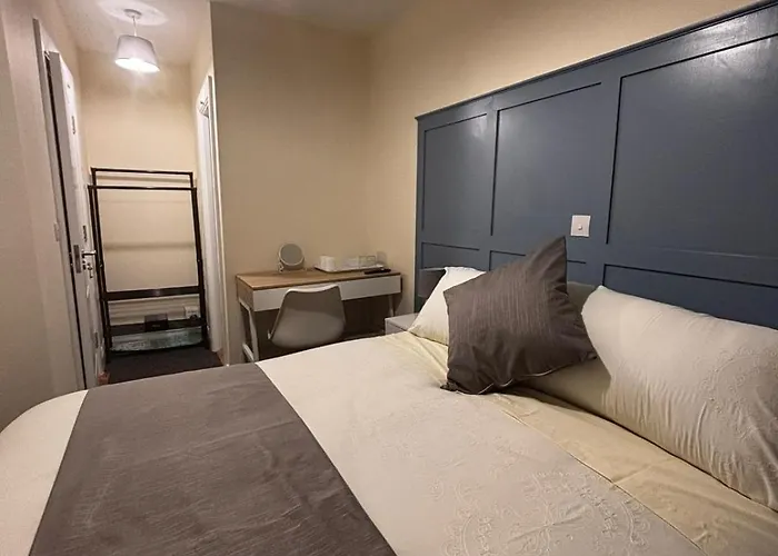 Maloney's The Square 3* Charlestown